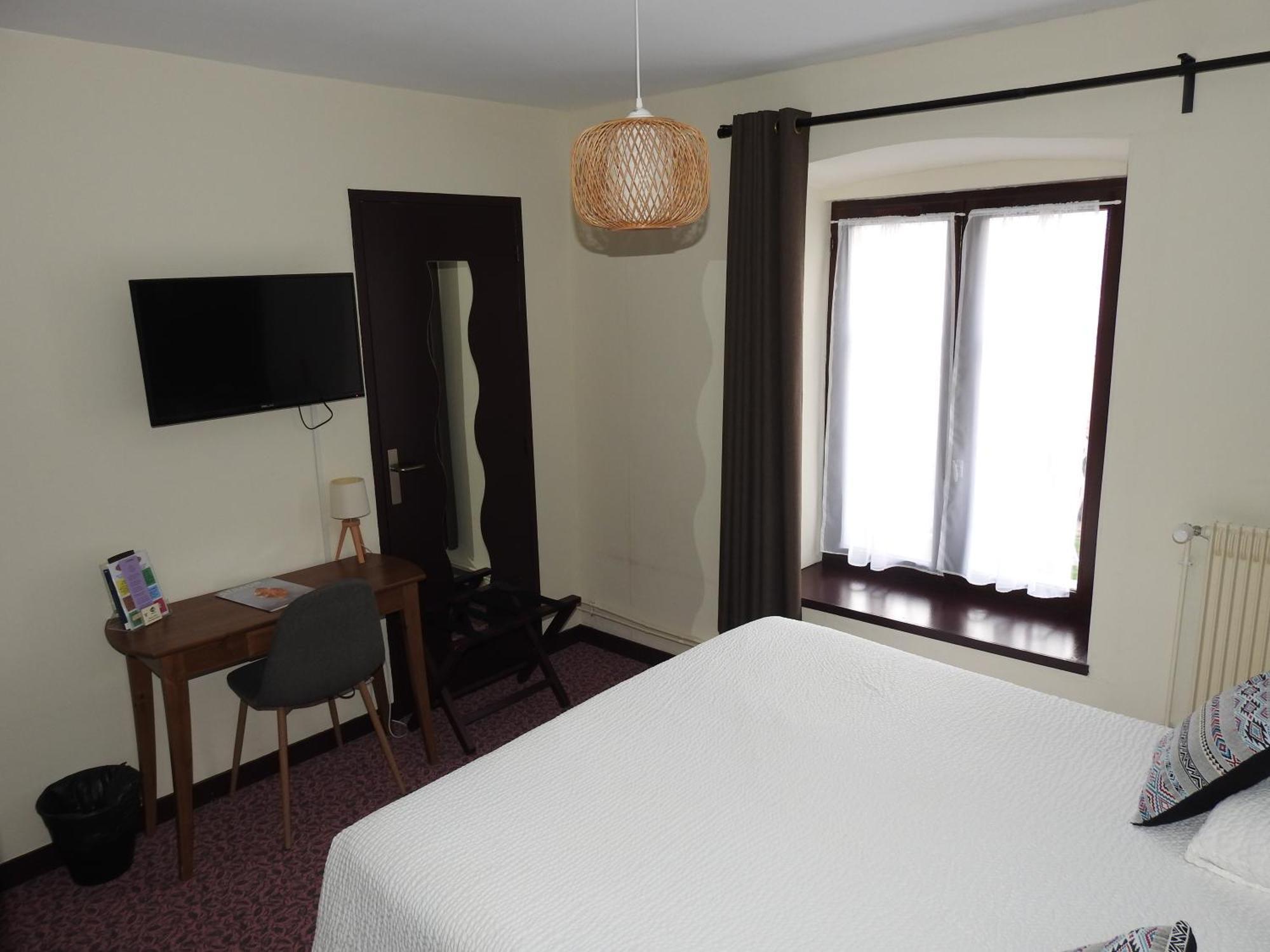Le Barriol Hotel Saint-Julien-Chapteuil Exterior photo